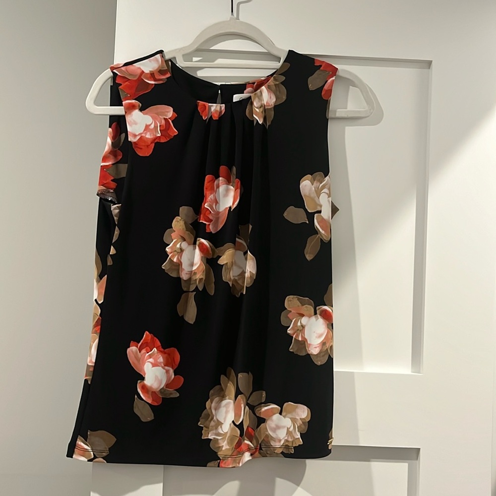 Calvin Klein Size Medium Sleeveless Flowered Blouse